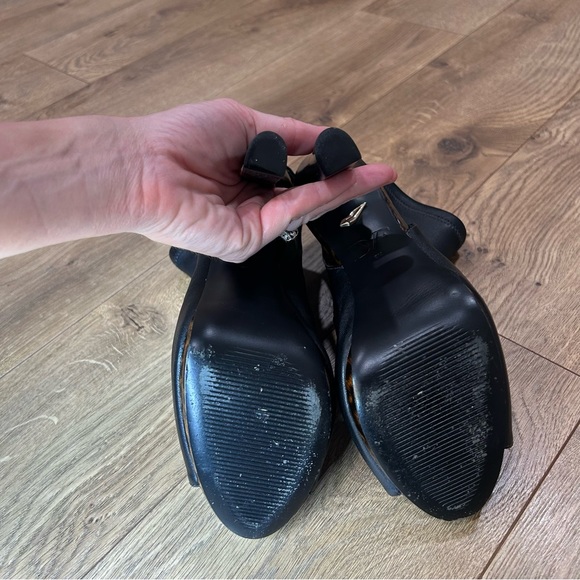 Diane von Furstenberg black leather, tortoise leather bootie heel - Size 8 - Picture 8 of 10